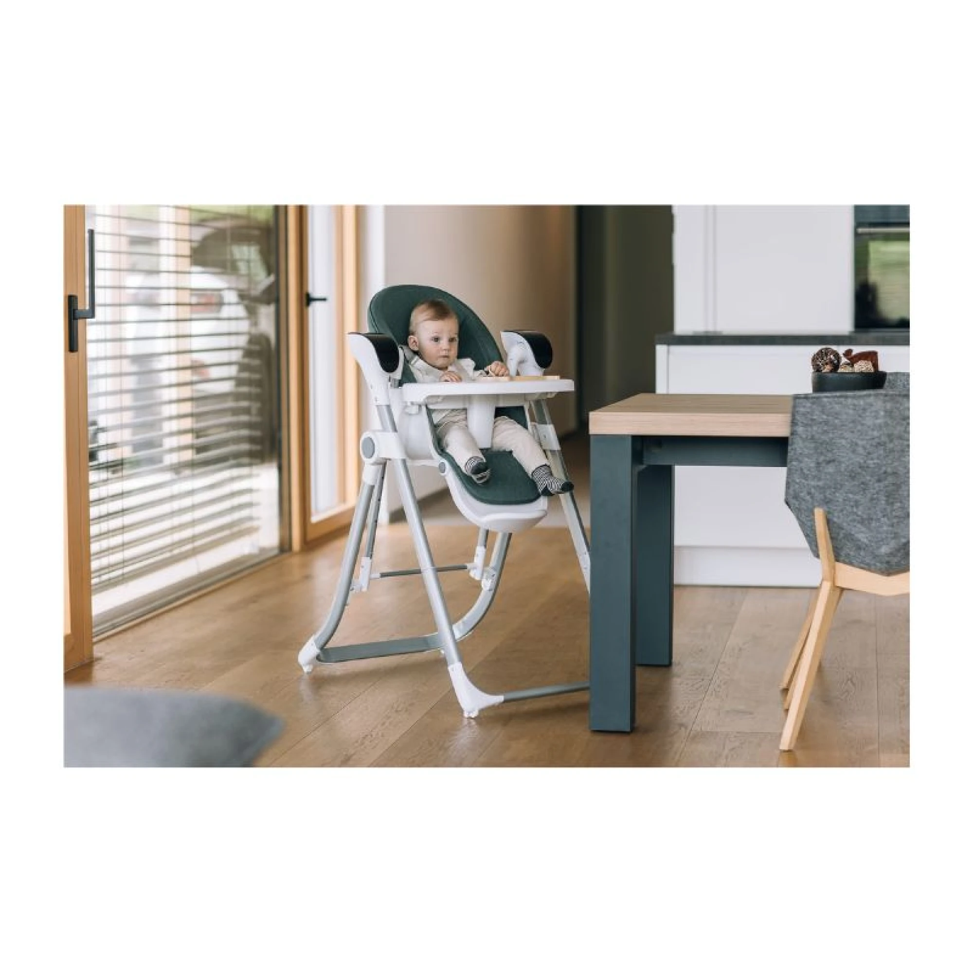 FreeOn highchair &amp; swing Oli Deluxe Beige