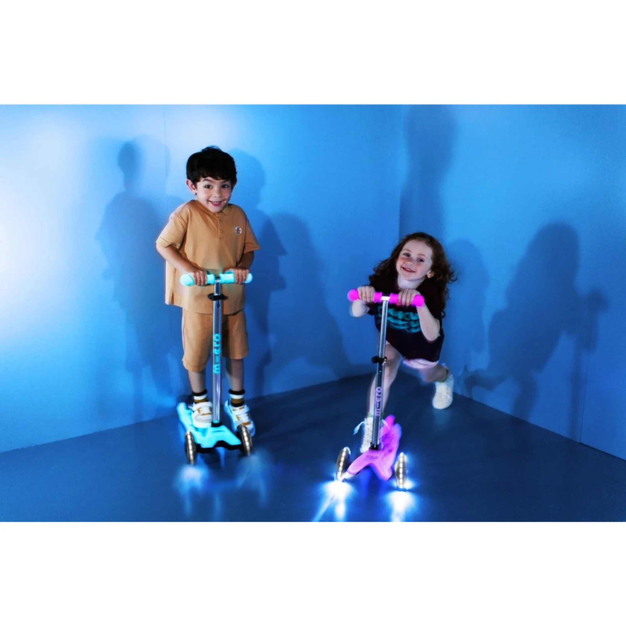 Micro Maxi Deluxe Glow LED Crystal Blue