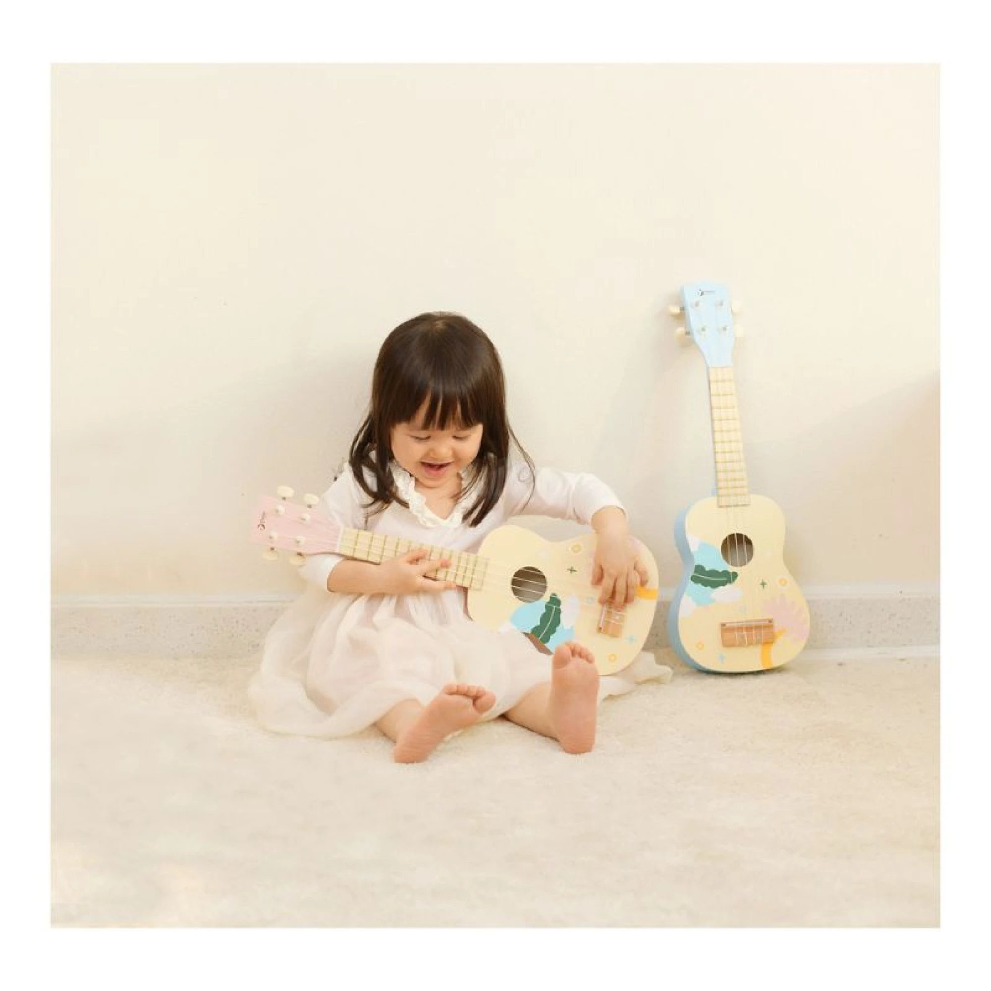 Classic World Iris Ukulele （Blue）